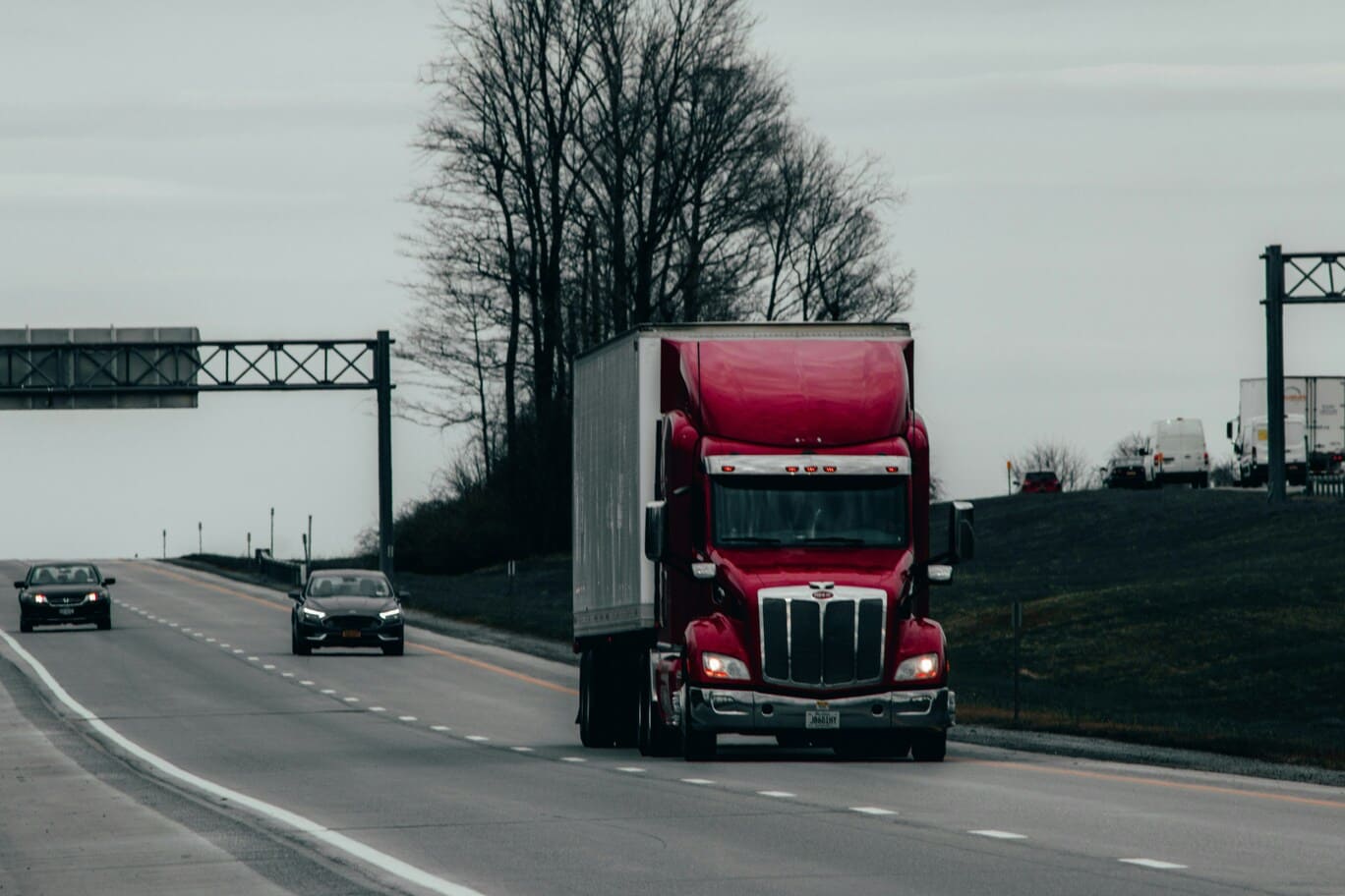 What Are Dry Van Loads?
